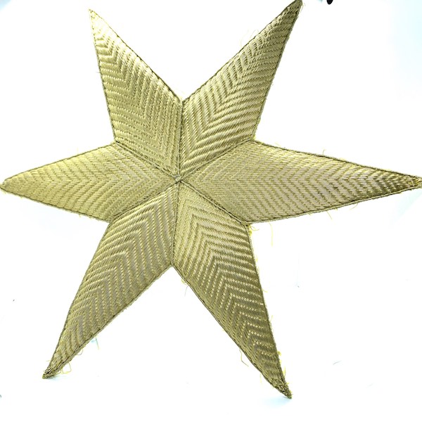 Estrella bordada en oro